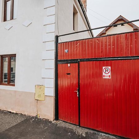 Appartamento Authentic Old Town Retreat Sibiu Esterno foto