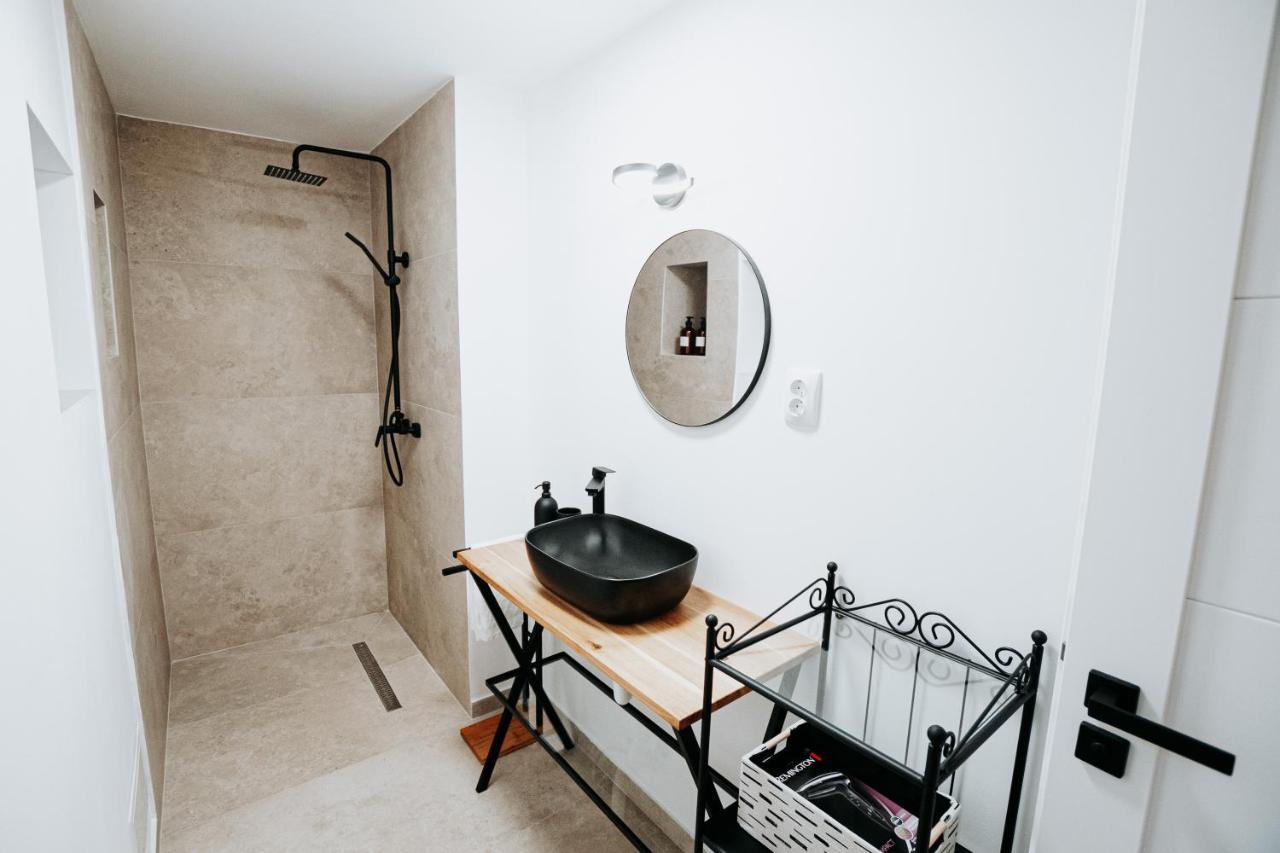 Appartamento Authentic Old Town Retreat Sibiu Esterno foto